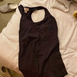 Black razorback tank